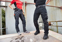 Kép betöltése a galériamegjelenítőbe: James&Nicholson Stretch Slim Style Deréknadrág 2